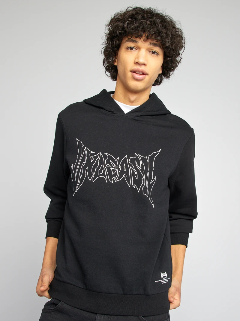 man- black printed hooded sweatshirt